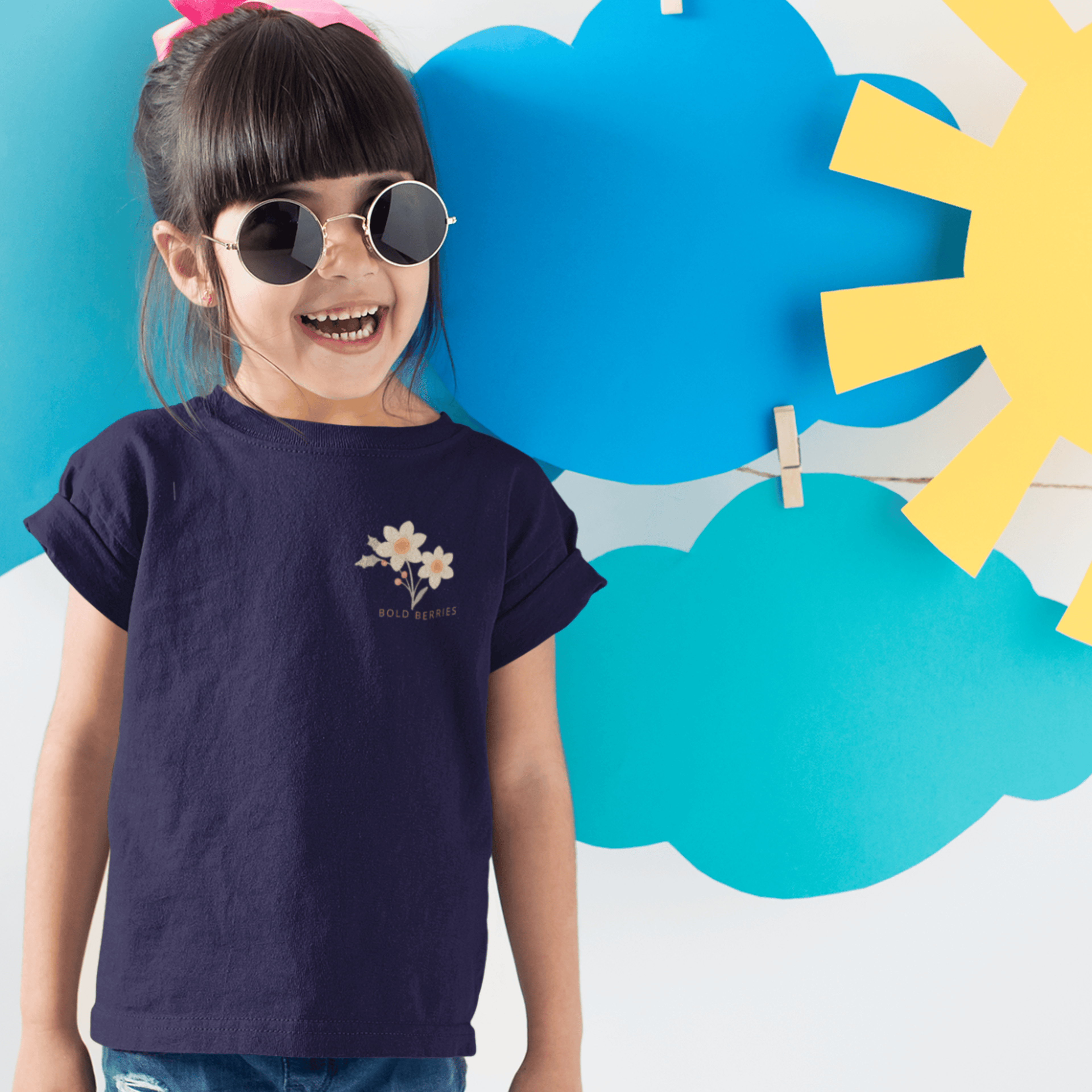 Shine Through All Seasons - December – Narcissus (Paperwhite) & Holly - Kids T-shirt